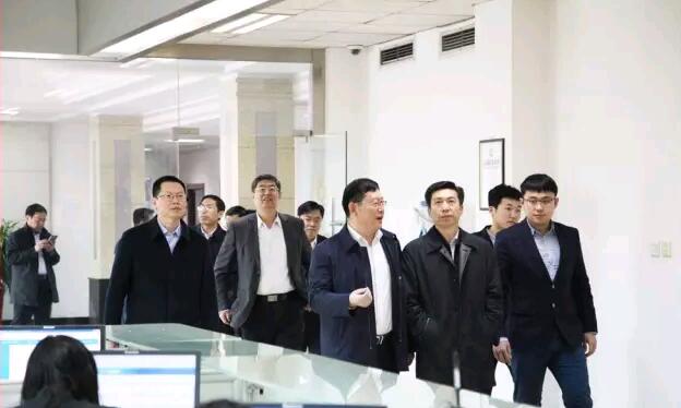 濰坊市委副書記、市長李寬端一行來集團(tuán)公司參觀調(diào)研