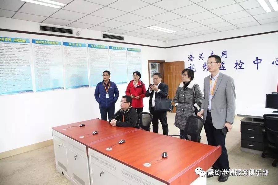 省領導蒞臨集團公司參觀調(diào)研與指導倉儲標準化建設工作