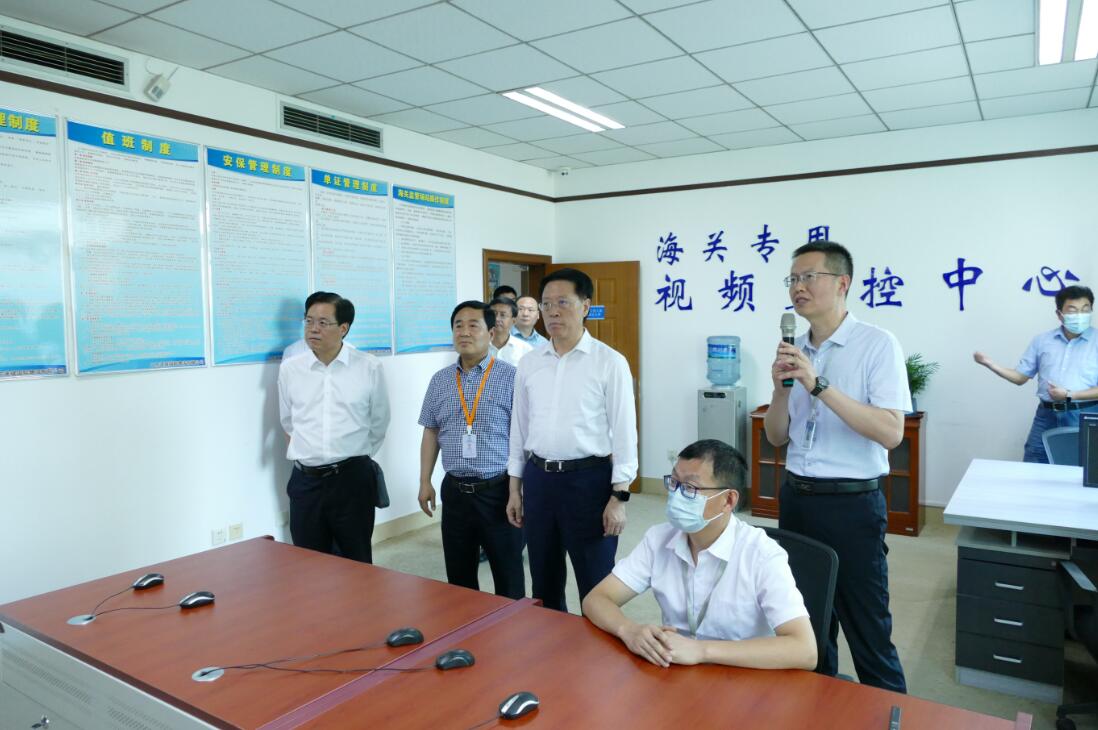 濰坊市委書記江敦濤蒞臨晟綺港儲集團調研，高密市委書記王文琦陪同